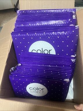 Color Street Purple Bubble Mailers with White Polka Dots